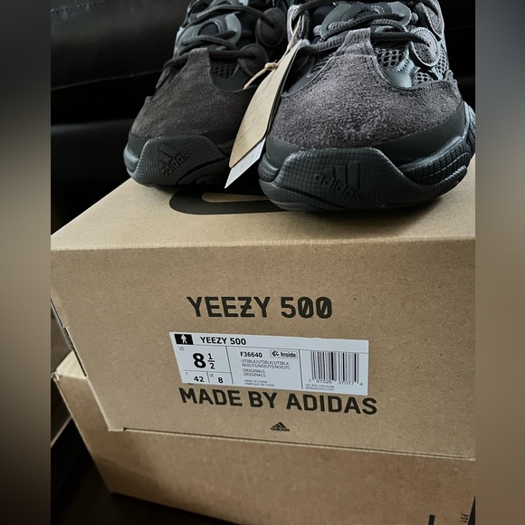 Brand NW/ Tags Yeezy 500 Utility Black.
From Yeezys Last Drop Ever on Confirmed. - Picture 3 of 8